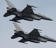 나토 회원국들, 우크라 F-16 인도 개시‥젤렌스키 "128대 달라"