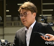 김호중 첫 재판서…의문의 여성 "잘못 맞다" 눈물로 호소