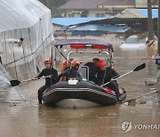 대전충남 시간당 100㎜ 폭우…침수된 승강기서 1명 숨진채 발견