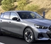 벤츠 E클래스 위협하는 BMW 5시리즈…상반기 판매량 2년 연속 1위