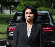 법원 들어서는 김혜경 씨