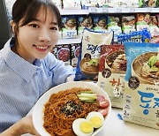 냉면·빙수 불티… 유통가, 일찍 찾아온 여름특수 이어간다