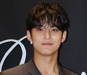 [포토] 세븐틴 민규, 잘생김에 취해