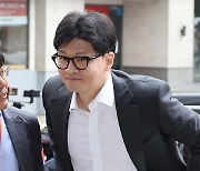 "이재명 왜 구속 못했나"...여당 당권주자들, 한동훈 총공격