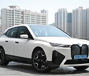 넉넉한 체격과 다재다능함으로 무장한 EV - BMW iX xDrive50[별별시승]