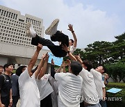 대법 "해고된 아사히글라스 하청근로자들, 직접 고용해야"