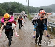 폭우 복구 덜 됐는데 남부 다시 장맛비…중부 폭염[내일날씨]