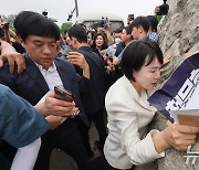 대통령실 항의 방문한 전현희 의원 '아수라장'