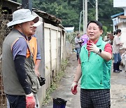 수해 복구 나선 서철모 대전 서구청장