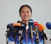 한국 배드민턴 대표팀, 파리로 출국...금메달 3개 목표