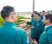 이한경 행안부 차관, 익산시 수해 현장 찾아 주민 위로