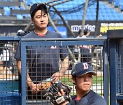 이영하, '시라카와 불펜피칭 소문 듣고 왔어요' [사진]