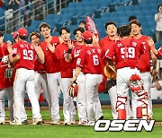 SSG 무서운 천적 본능, 7-0 뒤집혀도 빅이닝 재역전...테스형 빛바랜 만루포   [광주 리뷰]