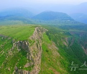 北 김정은, 백두산 인근 삼지연 건설사업 현지 지도