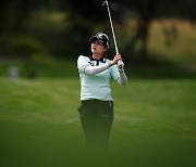 최혜진, LPGA 에비앙 3라운드 5위...선두와 5타 차