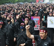 “위기의 삼성, SK하이닉스에 엔지니어 뺏길 위험”...반도체 경쟁력 약화 우려↑