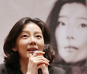 [EN:터뷰]클라라 주미 강 "음악으로 전쟁지역에 위로·용기 주고파"