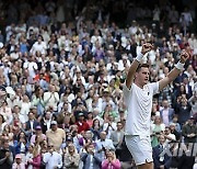 (SP) BRITAIN-LONDON-TENNIS-WIMBLEDON-MEN'S DOUBLES-FINAL