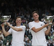 (SP) BRITAIN-LONDON-TENNIS-WIMBLEDON-MEN'S DOUBLES-FINAL