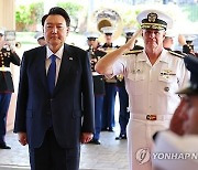 美인태사령관 "한국 핵잠수함 도입 추진해 볼 수 있을 것"