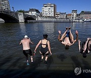 BELGIUM WATER BIG JUMP