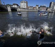 BELGIUM WATER BIG JUMP