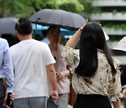 [오늘의 날씨] 강원(15일, 월)…영서·산간 5~40㎜ 소나기, 영서 최고 31도