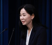 [속보] 대통령실, 통일차관에 김수경·대변인에 정혜전 내정