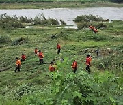 “출근하지 않는다”…실종자 수색 나선 20대 공무원 자택서 숨진채 발견