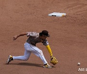 김하성, 애틀랜타전서 안타·볼넷·도루·득점…타율 0.226로 전반기 마감