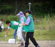 아일랜드 리솜, ‘비치플로깅’ 활동과 ‘행복한 점심’ 행사로 지역사회 행복실천