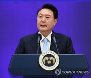 尹 지지율, 소폭 상승한 32.3％…국민의힘 38％, 민주당 35％[리얼미터]