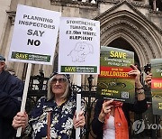 BRITAIN STONEHENGE PROTEST