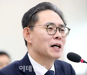 [포토]'답변하는 강민수 국세청장 후보자'