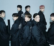 NCT 127, '삐그덕' 대는 발걸음 속 흔들림 없는 직진 [뉴트랙 쿨리뷰]