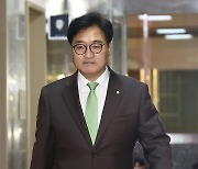 의장실 들어서는 우원식 국회의장