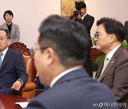 [속보]추경호 "개원식 당분간 쉽지 않아···대화 위해 오찬 회동 정례화"