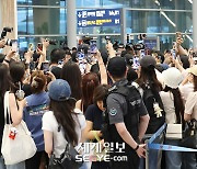 [포토] 변우석 등장에 인천공항 마비