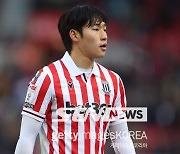 '스토크 최고' 배준호, 페예노르트 이적해 UCL 나갈까? "매료 시켰다"