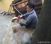 "집 안에 물 차서 사람 갇혀" "나무 쓰려져"…폭우피해 신고도 빗발