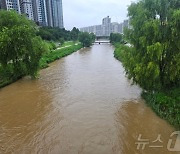 옹벽 무너지고 열차 멈추고…"캠핑장에 갇혔어요" 침수 고립까지