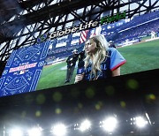 美유명가수, MLB 올스타전서 ‘고음불가’ 美 국가 선사…“술먹고 불렀다” 대망신