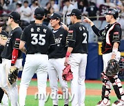 [MD포토] 9-2승리 KT '키움 상대로 2연승'