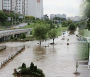 경기 북부 집중호우 강타…도로 물바다에 곳곳 침수