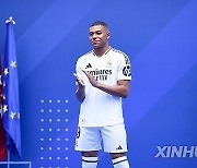 (SP)SPAIN-MADRID-FOOTBALL-MBAPPE-REAL MADRID-OFFICIAL PRESENTATION