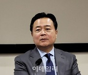 美, '韓정부 대리' 수미 테리 체포에…조현동 대사 "할 말 없다"(종합)