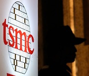 TSMC 회장, ASML 극비리에 방문…반도체 파트너십 시작하나