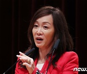 '美검찰 피소' CIA출신 수미 테리, 탈북 다큐영화로 에미상 후보 올라