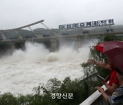 호우경보에 군 당국 “부대 야외 활동 줄이고, 골프 금지”