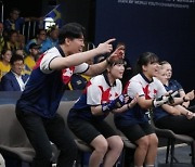 '첫 번째 금메달' 한국 볼링, 안방서 세계청소년선수권 혼성 단체전 우승